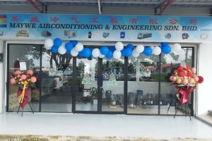MayweFrontShop (1)
